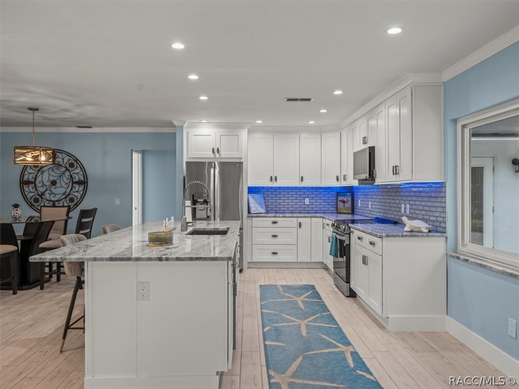 11815 W Waterway Drive, Homosassa, FL 34448