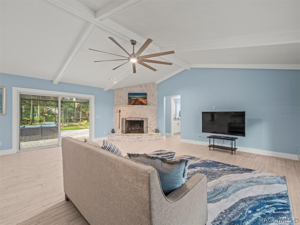11815 W Waterway Drive, Homosassa, FL 34448