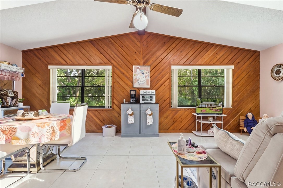 5 Mangrove Court S, Homosassa, FL 34446