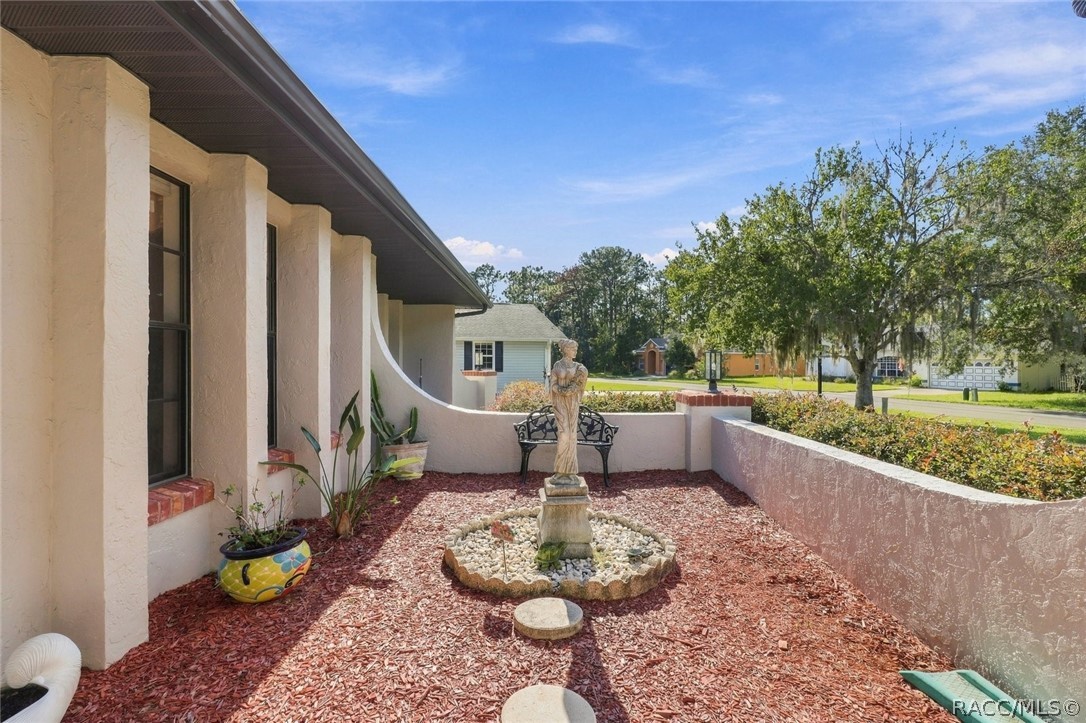 5 Mangrove Court S, Homosassa, FL 34446
