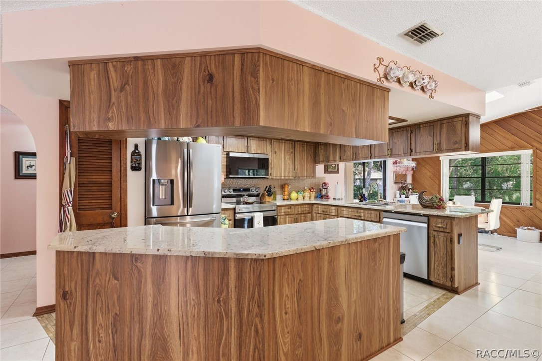 5 Mangrove Court S, Homosassa, FL 34446