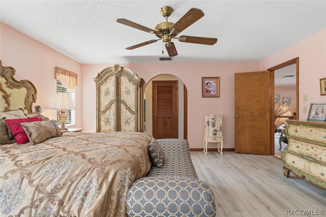 5 Mangrove Court S, Homosassa, FL 34446