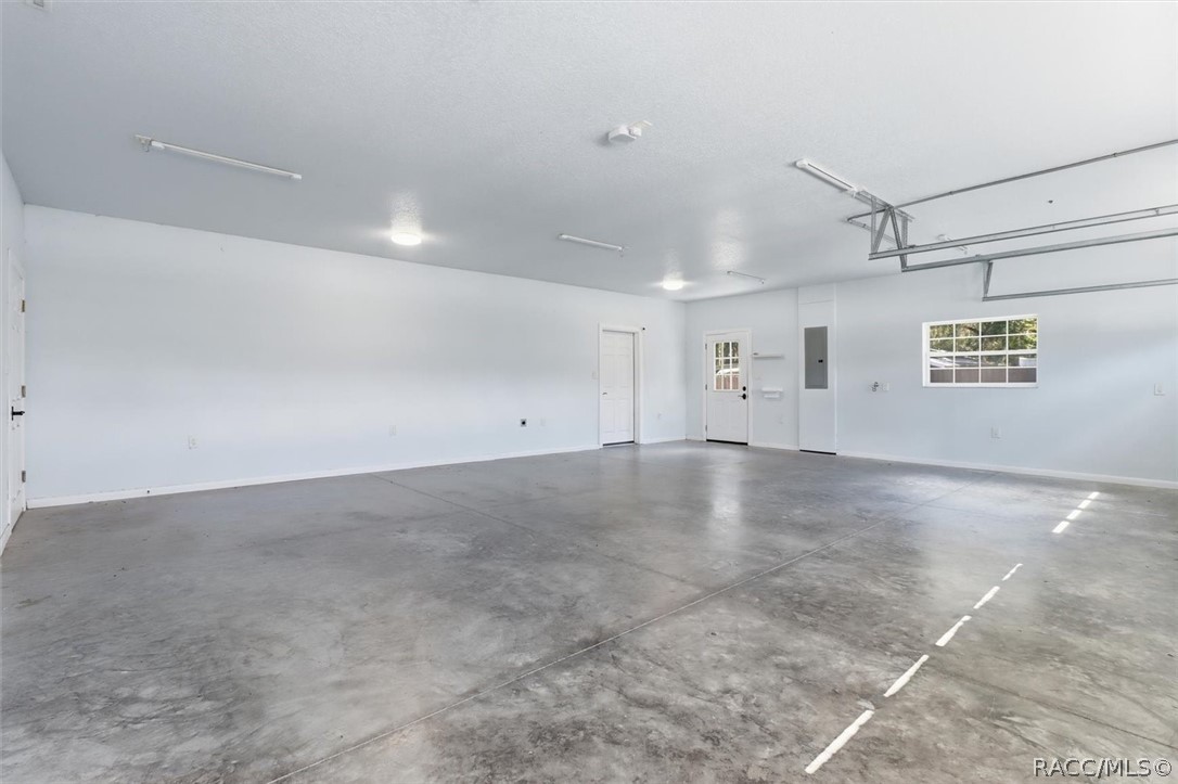 14191 W River Road, Inglis, FL 34449