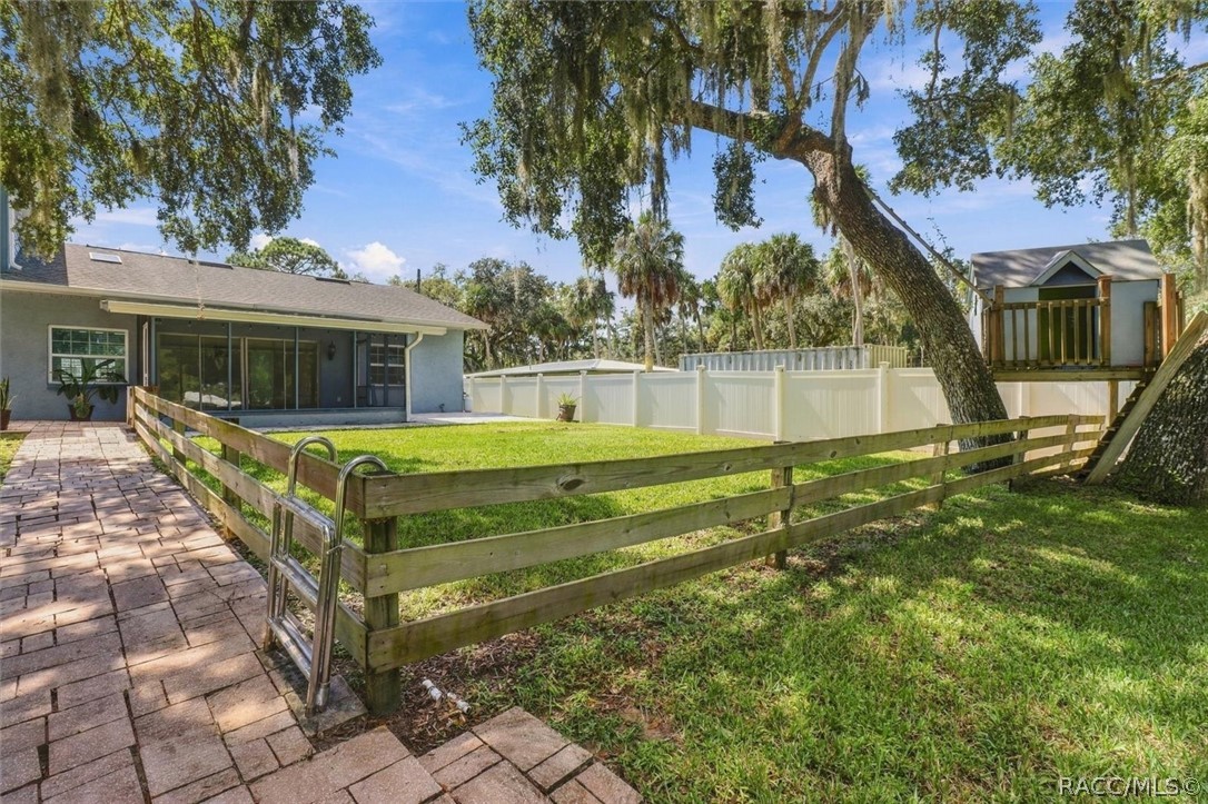 14191 W River Road, Inglis, FL 34449