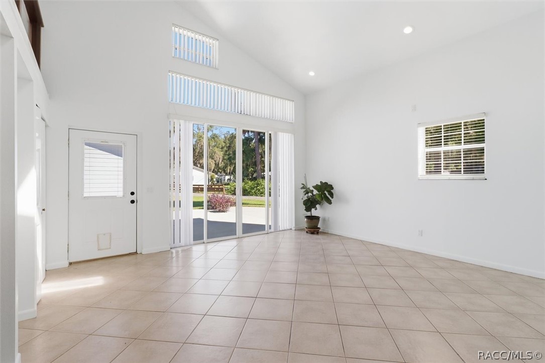 14191 W River Road, Inglis, FL 34449