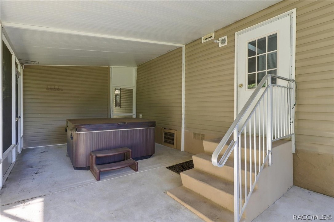 7899 W Fostoria Drive, Dunnellon, FL 34433