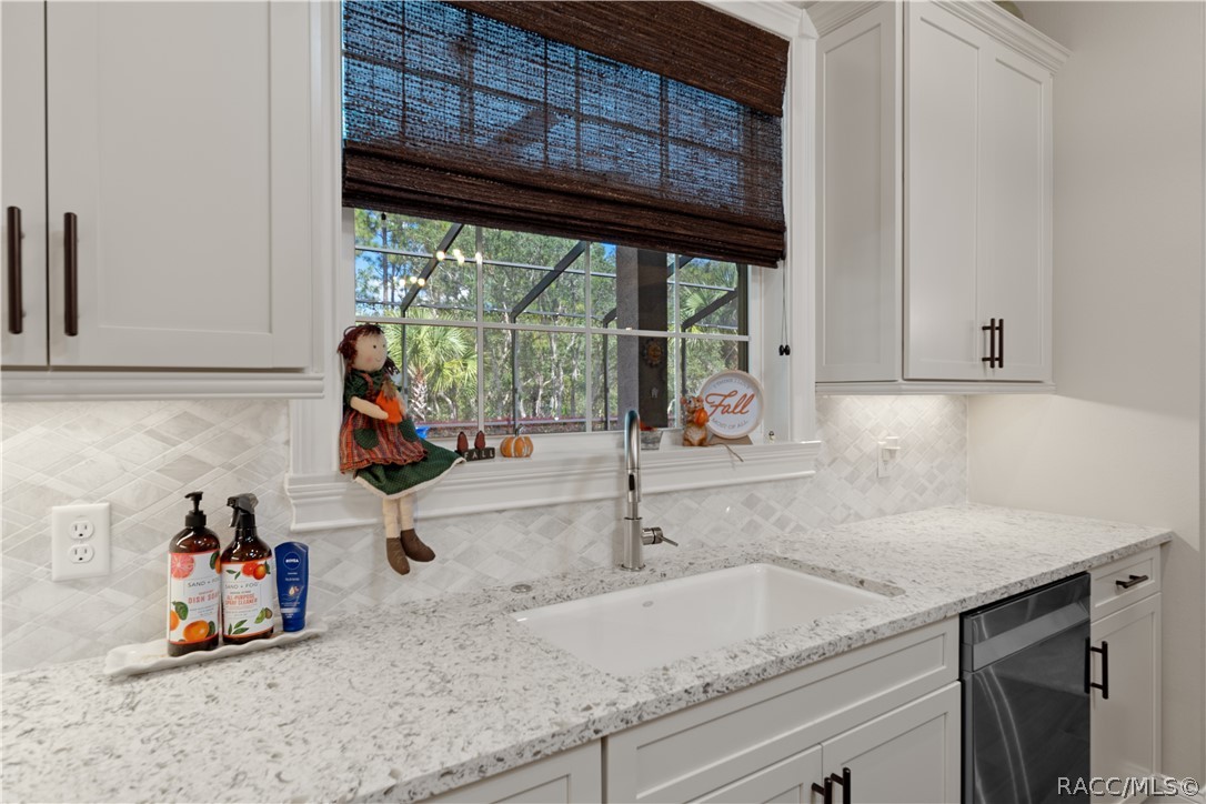 4554 N Perry Drive, Beverly Hills, FL 34465