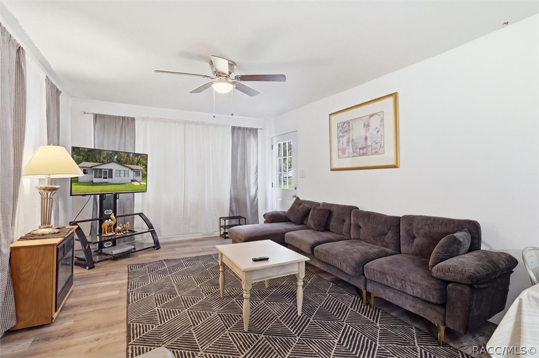 557 NE 8th Avenue, Crystal River, FL 34428