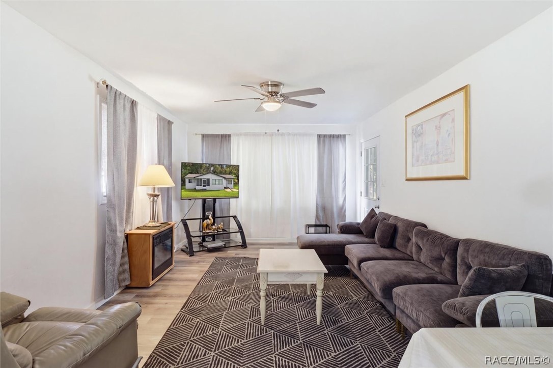 557 NE 8th Avenue, Crystal River, FL 34428
