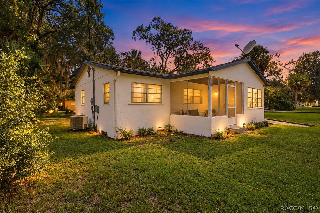 557 NE 8th Avenue, Crystal River, FL 34428