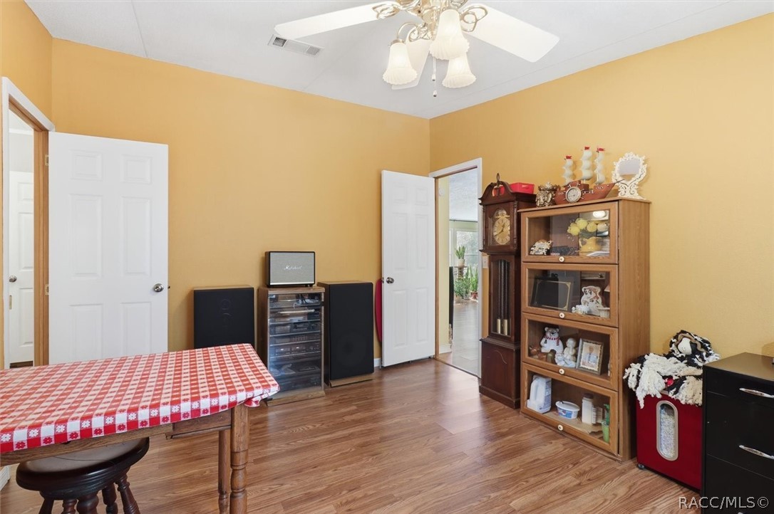 5739 W Holiday Street, Homosassa, FL 34446