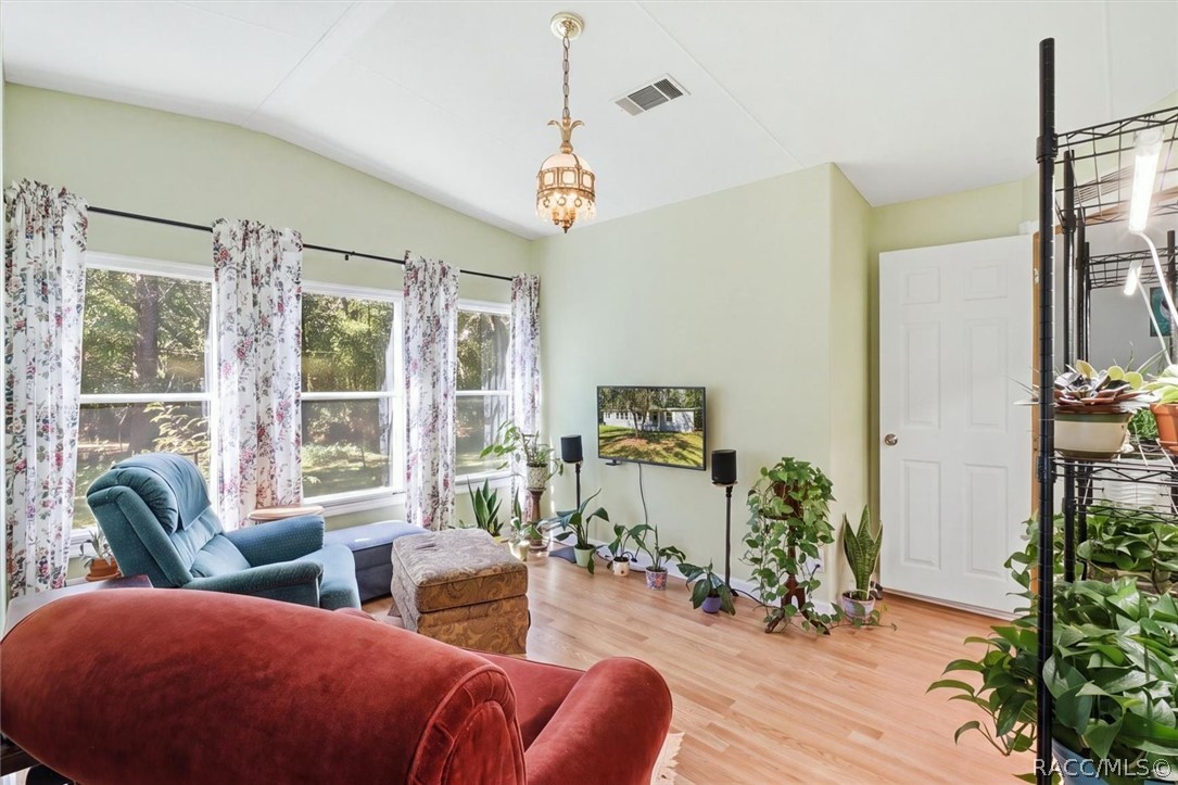 5739 W Holiday Street, Homosassa, FL 34446