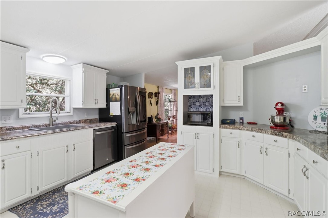 5739 W Holiday Street, Homosassa, FL 34446