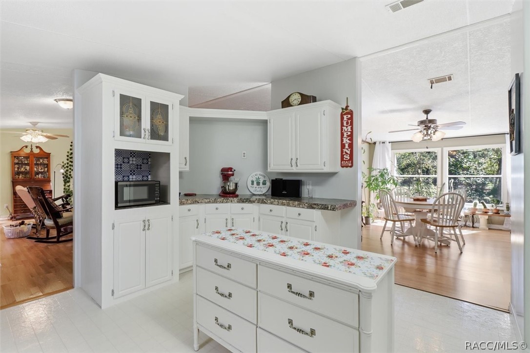 5739 W Holiday Street, Homosassa, FL 34446