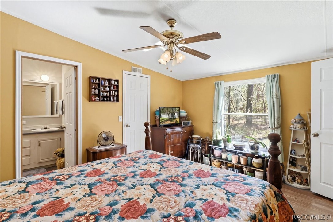 5739 W Holiday Street, Homosassa, FL 34446