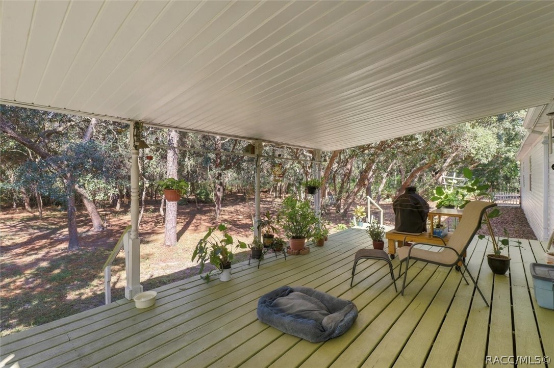 5739 W Holiday Street, Homosassa, FL 34446