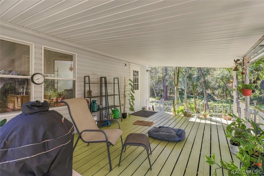 5739 W Holiday Street, Homosassa, FL 34446
