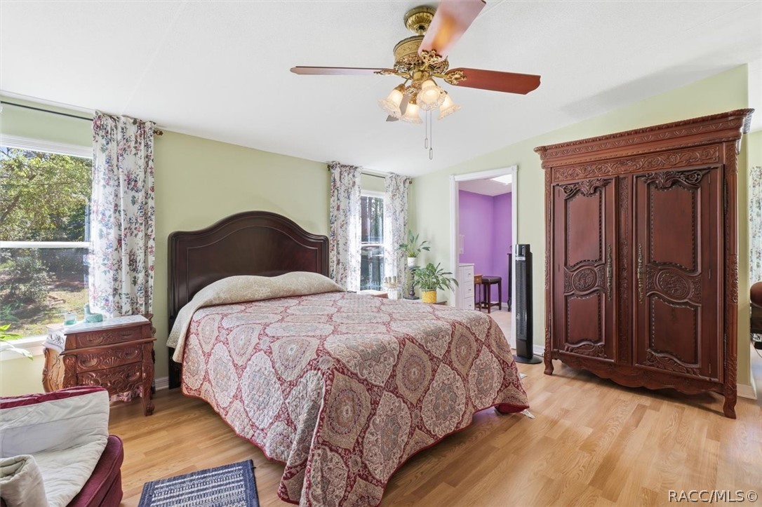 5739 W Holiday Street, Homosassa, FL 34446