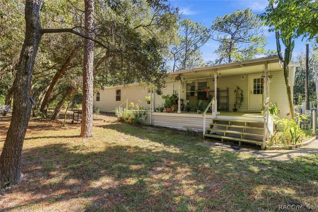 5739 W Holiday Street, Homosassa, FL 34446