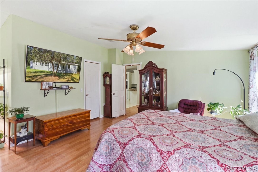 5739 W Holiday Street, Homosassa, FL 34446