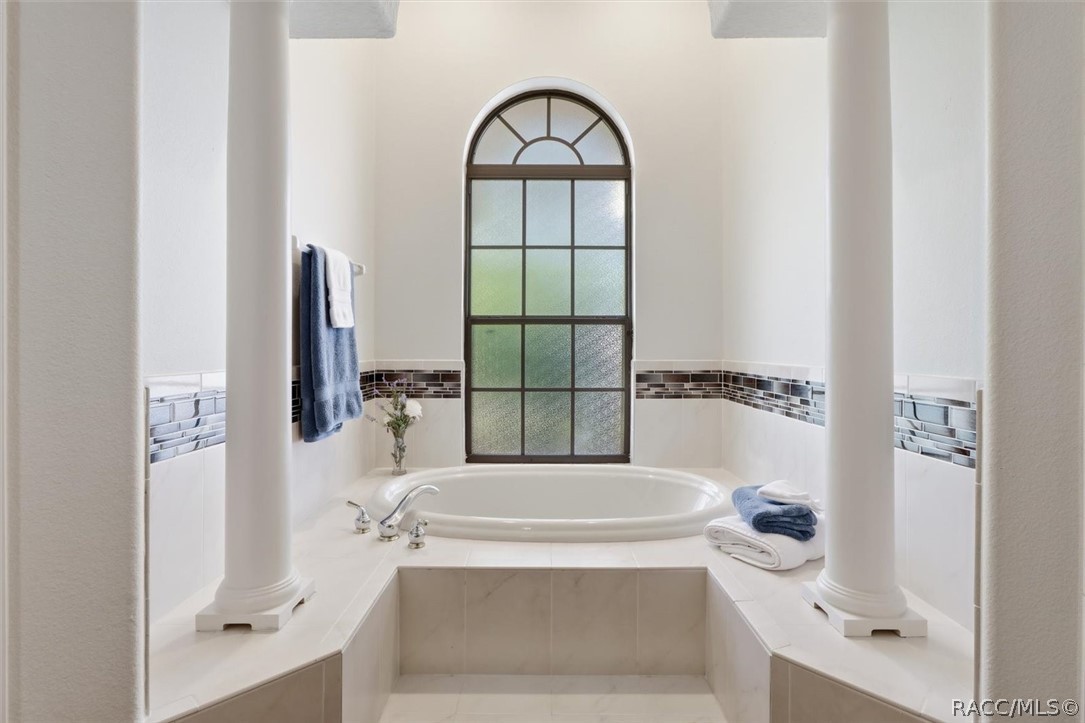 Primary soaking tub