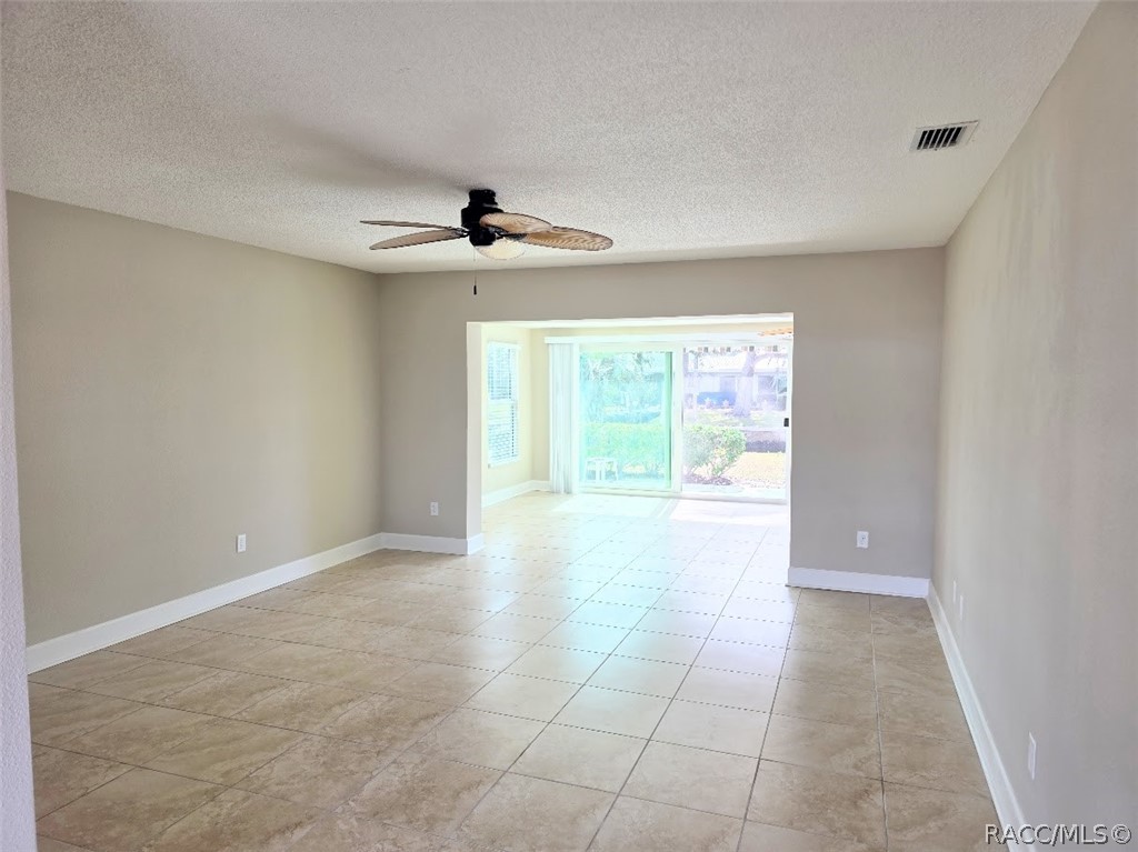 11612 W Kingfisher Court, Crystal River, FL 34429