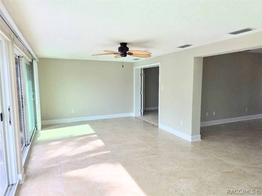 11612 W Kingfisher Court, Crystal River, FL 34429