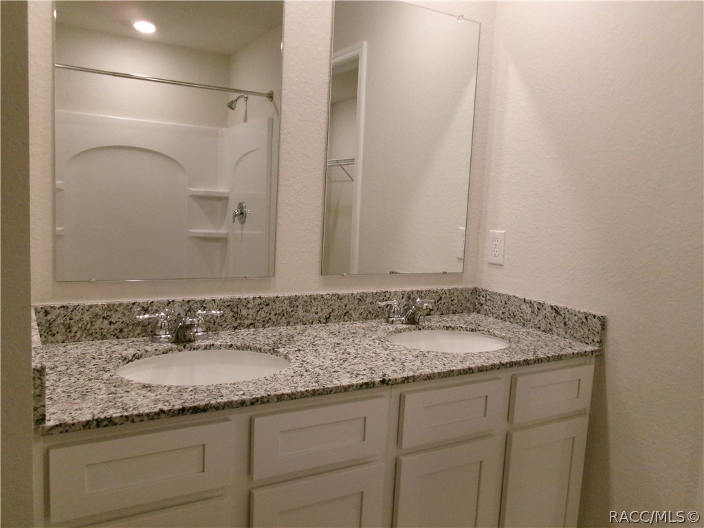32 Pagoda Drive, Homosassa, FL 34446