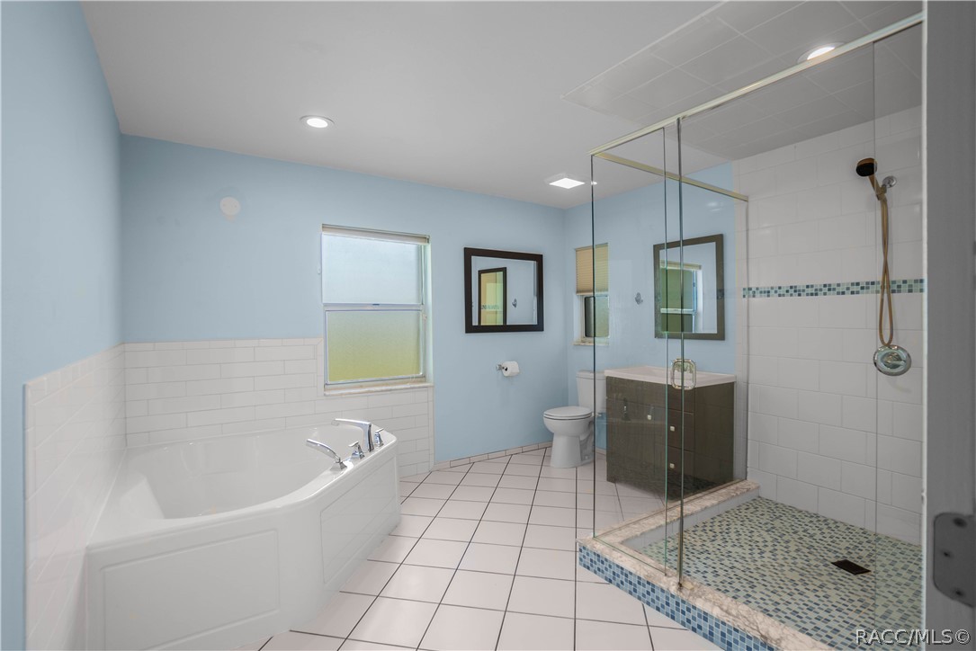 302 S Apopka Avenue, Inverness, FL 34452