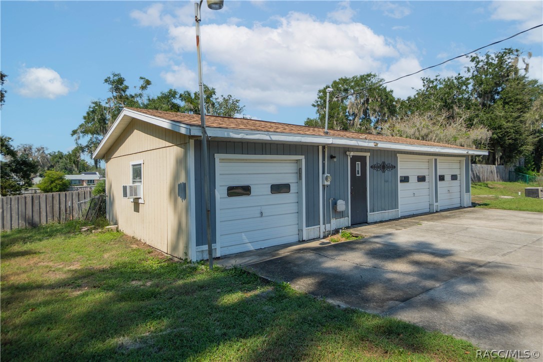 302 S Apopka Avenue, Inverness, FL 34452