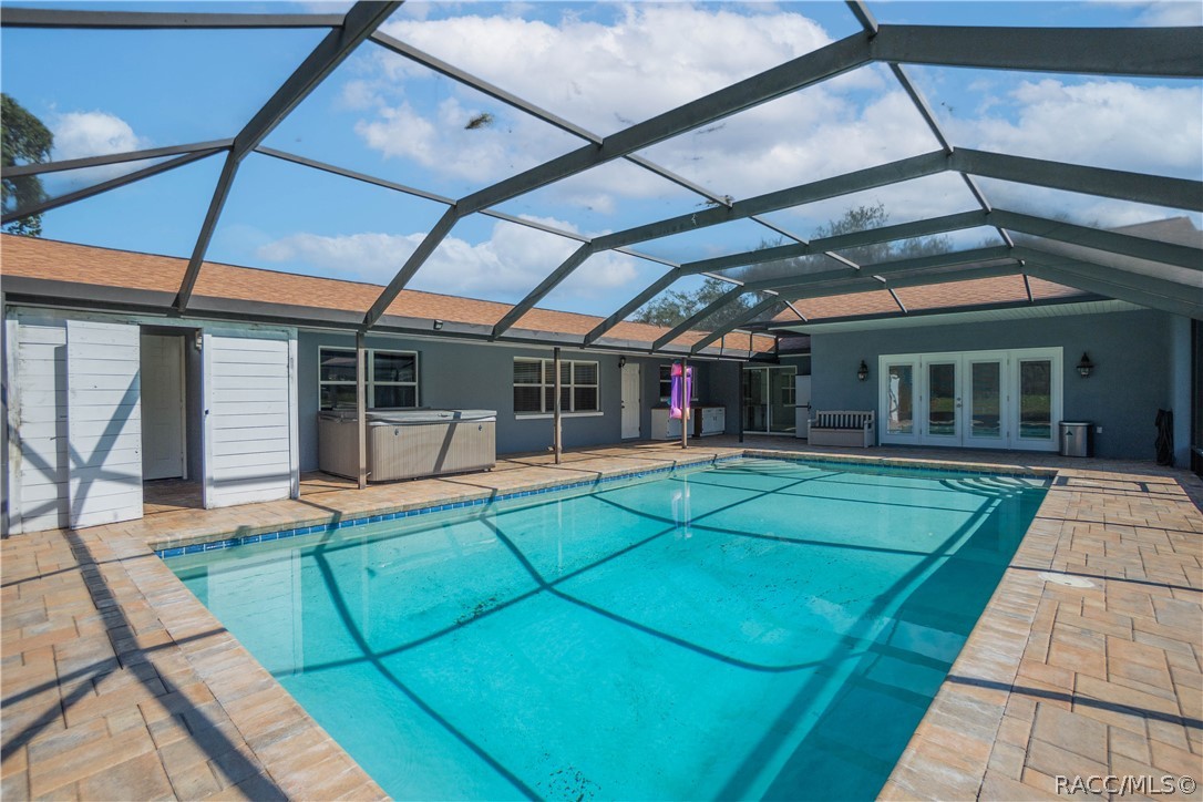 302 S Apopka Avenue, Inverness, FL 34452
