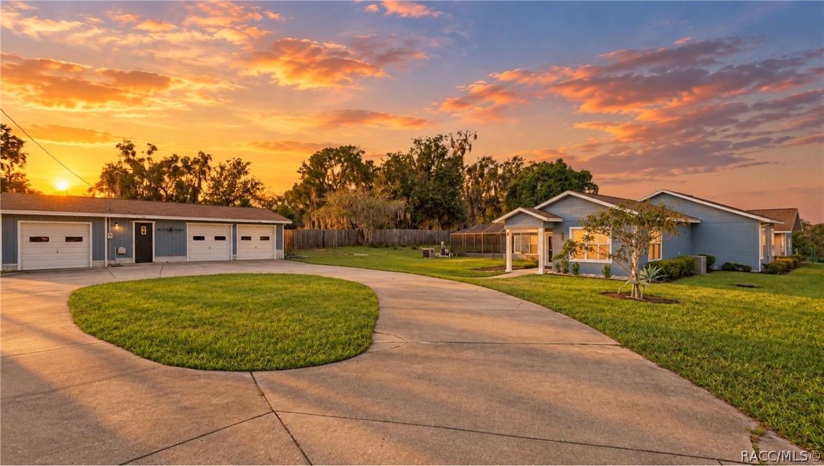 302 S Apopka Avenue, Inverness, FL 34452