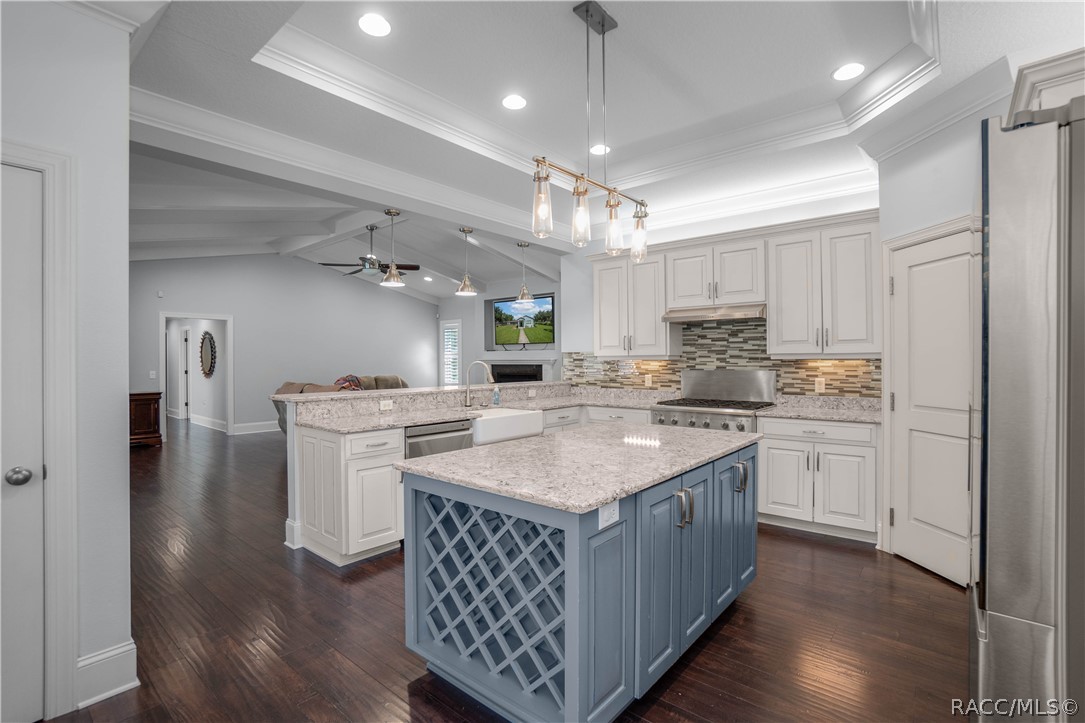 302 S Apopka Avenue, Inverness, FL 34452