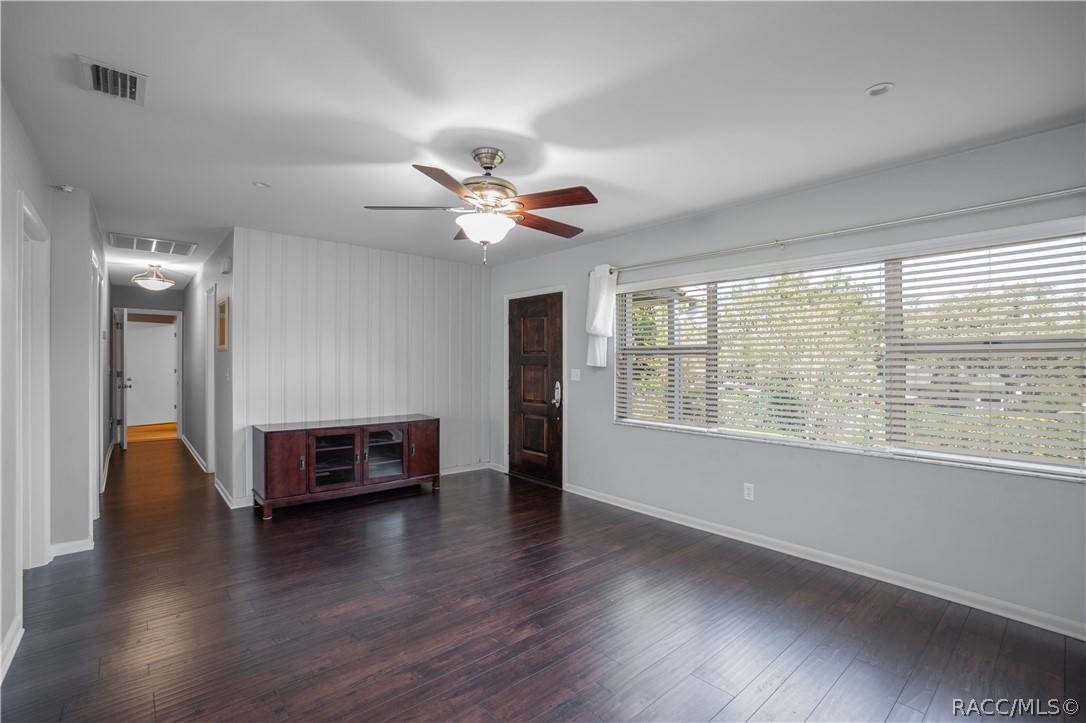 302 S Apopka Avenue, Inverness, FL 34452