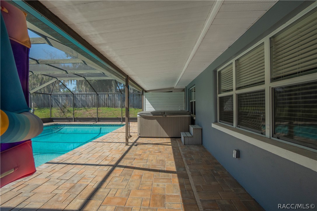 302 S Apopka Avenue, Inverness, FL 34452