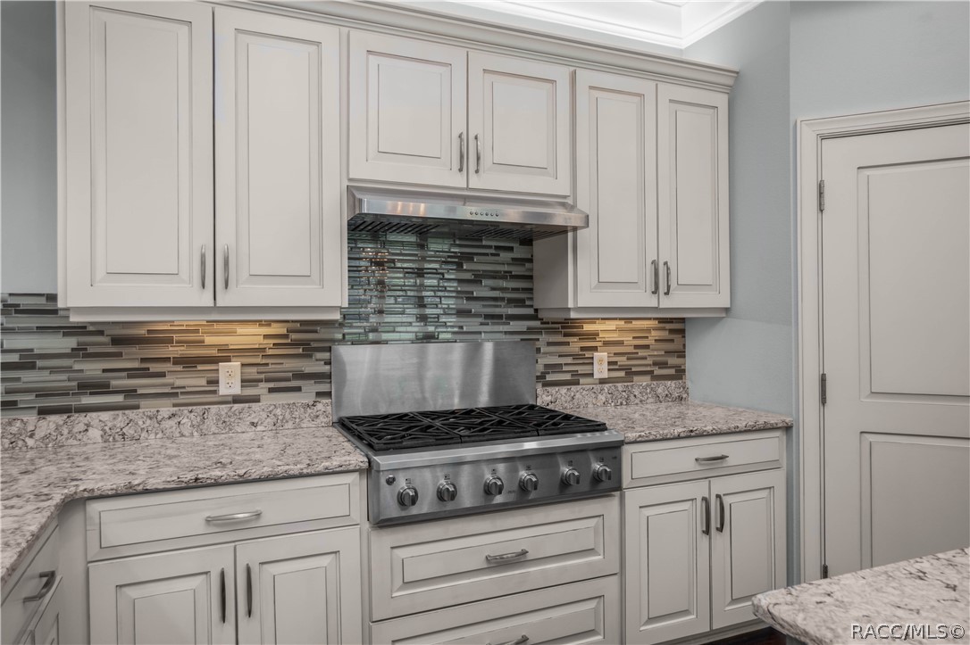 302 S Apopka Avenue, Inverness, FL 34452