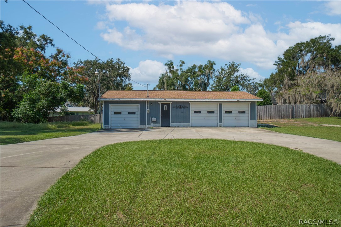 302 S Apopka Avenue, Inverness, FL 34452