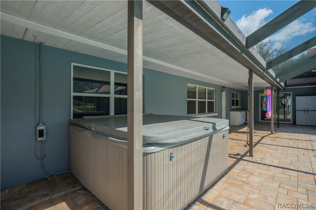 302 S Apopka Avenue, Inverness, FL 34452