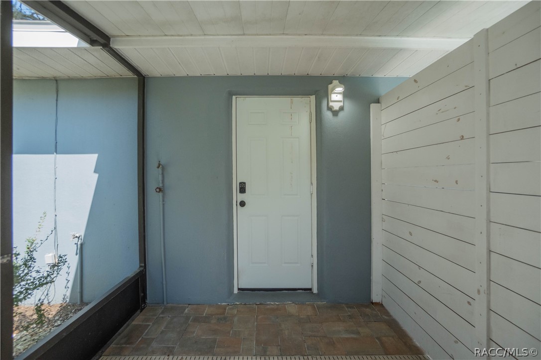 302 S Apopka Avenue, Inverness, FL 34452