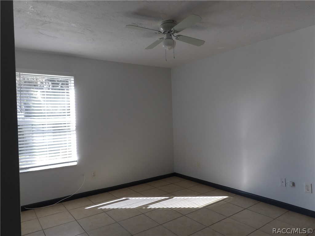 818 NE 5th Avenue, Crystal River, FL 34428