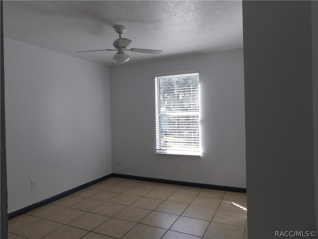 818 NE 5th Avenue, Crystal River, FL 34428