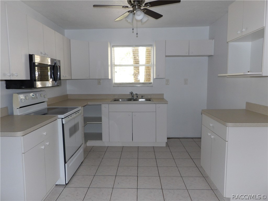 818 NE 5th Avenue, Crystal River, FL 34428