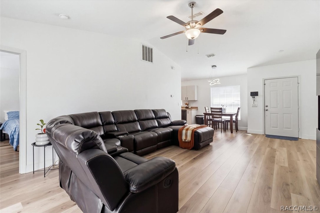 1573 W Elder Lane, Citrus Springs, FL 34434