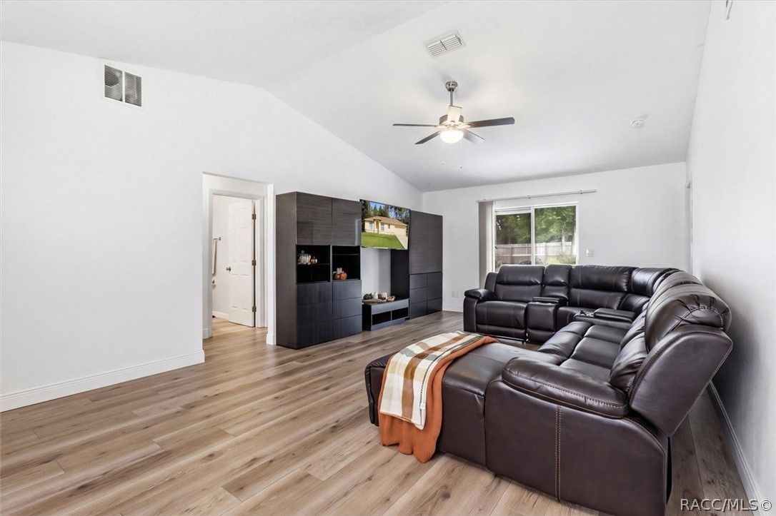 1573 W Elder Lane, Citrus Springs, FL 34434