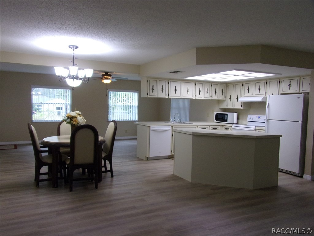 6715 E Red Robin Lane, Inverness, FL 34452