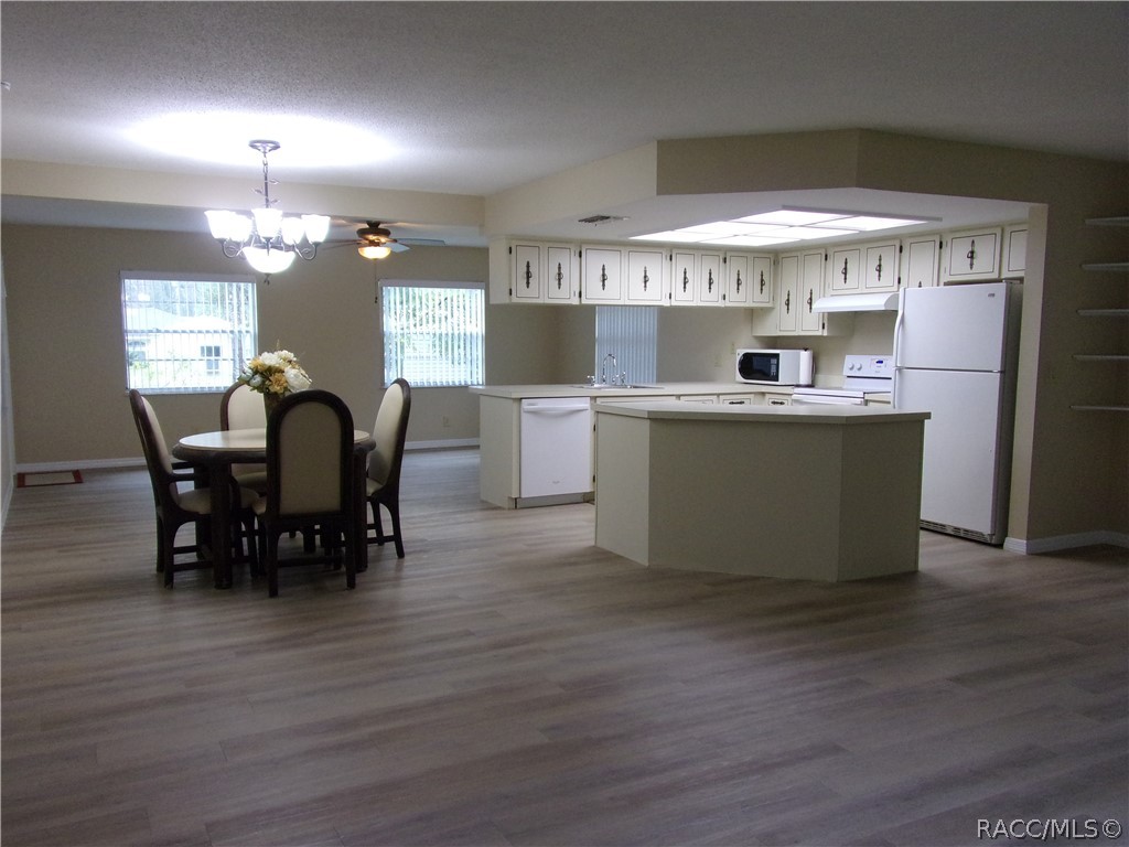 6715 E Red Robin Lane, Inverness, FL 34452