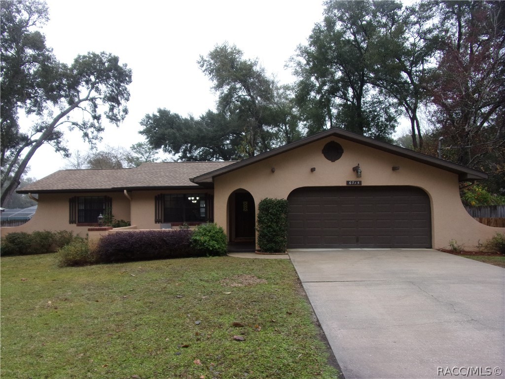 6715 E Red Robin Lane, Inverness, FL 34452