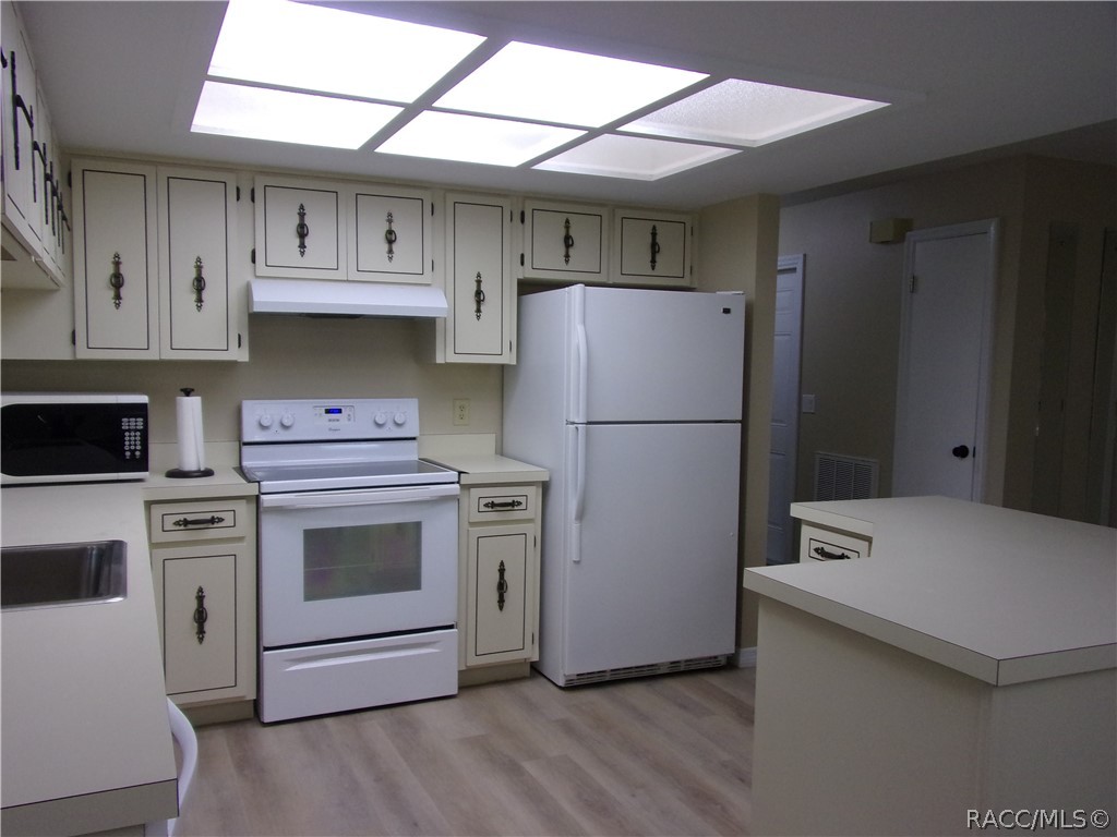 6715 E Red Robin Lane, Inverness, FL 34452