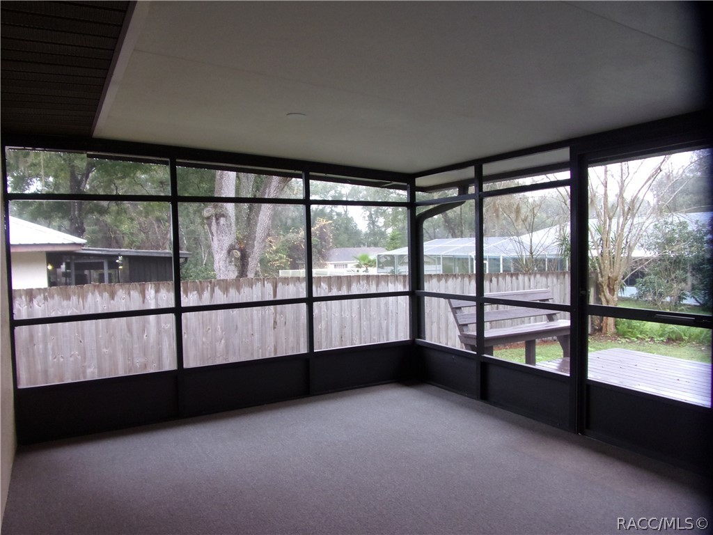 6715 E Red Robin Lane, Inverness, FL 34452