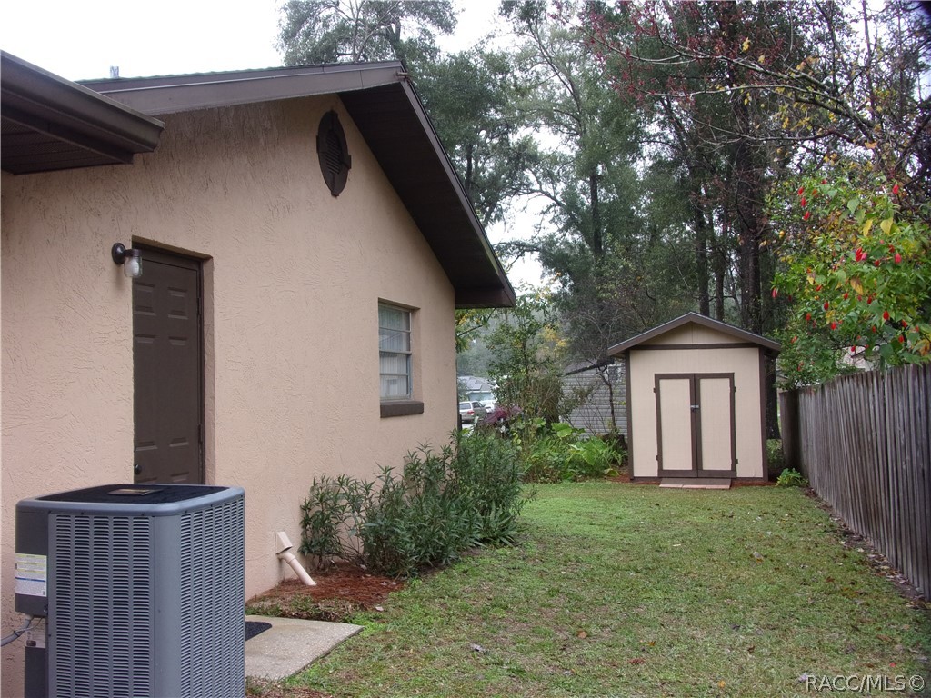 6715 E Red Robin Lane, Inverness, FL 34452